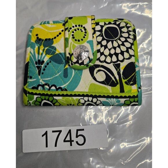 Vera Bradley Womens Floral Quilted Wallet With Snap Closure & Zipper Pocket - Picture 4 of 4